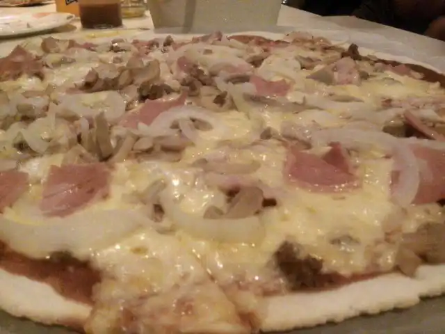 Calda Pizza Food Photo 4