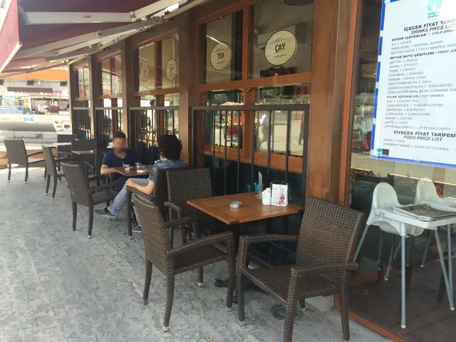 İstanbul Kitapçısı Kitap Cafe Hediyelik'nin yemek ve ambiyans fotoğrafları 3