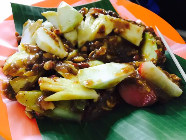 Gambar Makanan Rujak Kolam Medan 15