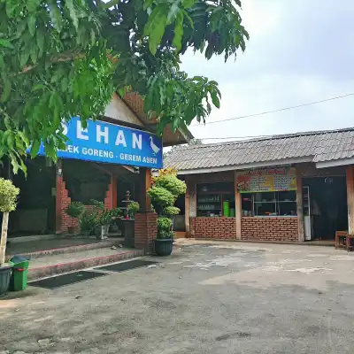 Warung Dahar Sate Bebek-Gerem Asem khas Banten