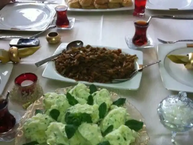 Güllüoğlu Kahvaltı'nin yemek ve ambiyans fotoğrafları 2
