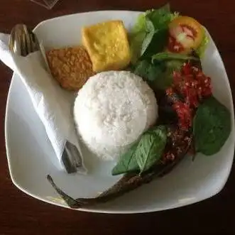 Gambar Makanan Ayam Kremezz Mba Enno, Raja Isa 12