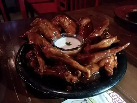 Gibb's Hot Wings Food Photo 1