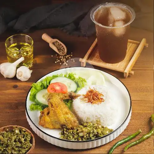 Gambar Makanan Ayam Goreng Rempah Banget Hj. Toyib, Karang Gayam, Depok 3