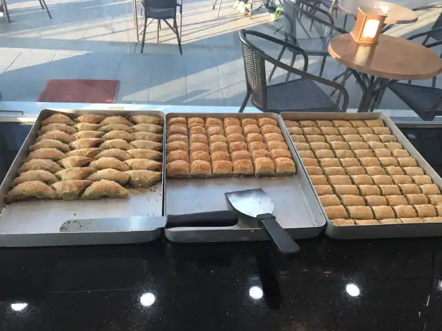 Altın Oklava Gaziantep Baklava & Börek'nin yemek ve ambiyans fotoğrafları 3