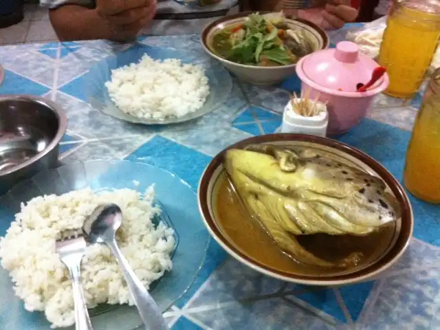 Gambar Makanan Warung Sup Kepala Ikan "Gubug Ibad" 8