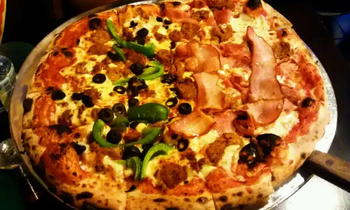 Michelangelo's Pizzeria Food Photo 4