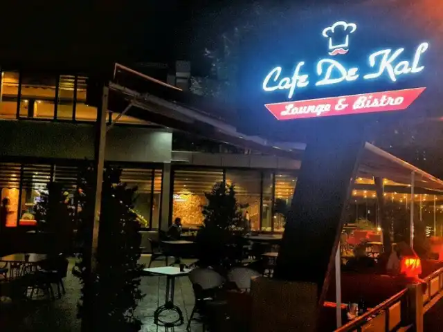 Cafe De Kal Lounge & Bistro'nin yemek ve ambiyans fotoğrafları 2