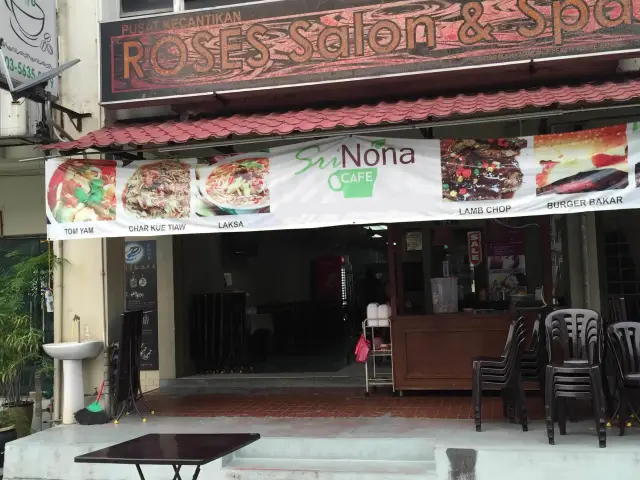 Sri Nona's Cafe Food Photo 2