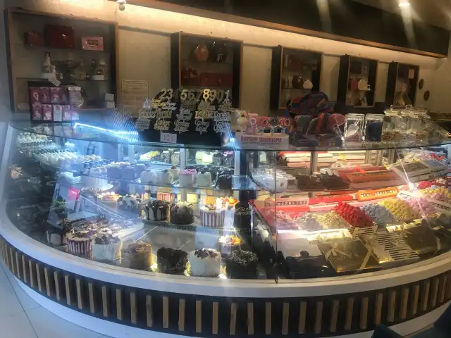 Turuf Cafe & Patisserie'nin yemek ve ambiyans fotoğrafları 4