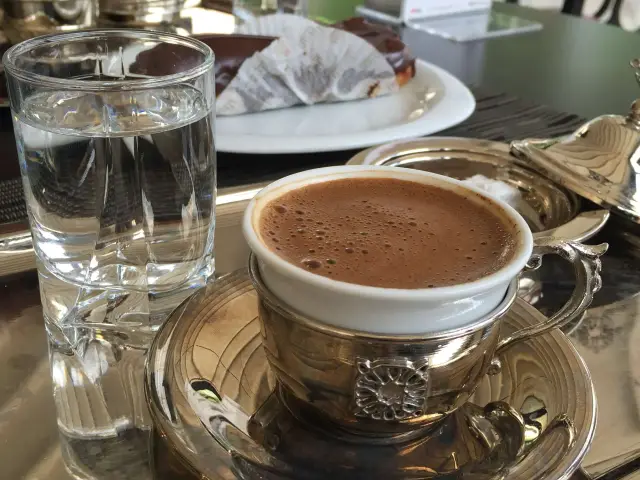 Divan Patisserie & Cafe - Wyndham Grand İstanbul Kalamış Marina Hotel'nin yemek ve ambiyans fotoğrafları 15