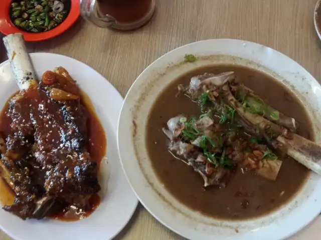 Gambar Makanan Raja Konro Daeng Naba Pesta Laut Sulawesi 3