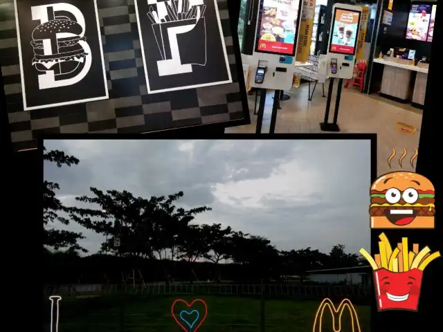 Gambar Makanan McDonalds Kiara Artha Park 1