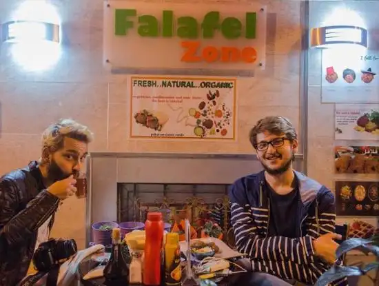 Falafel Zone'nin yemek ve ambiyans fotoğrafları 78