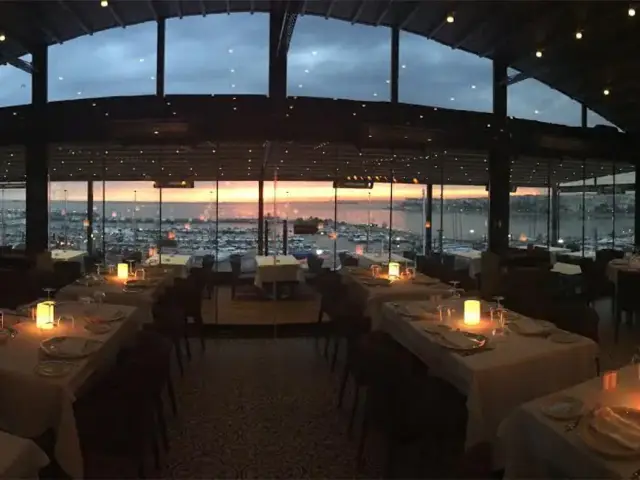 Ouzo Roof Restaurant - Wyndham Grand İstanbul Kalamış Marina Hotel'nin yemek ve ambiyans fotoğrafları 28