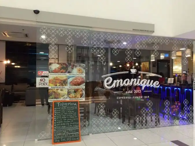Emonique Cafe