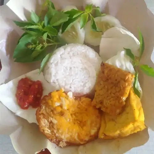 Gambar Makanan Lalapan crispy Bu Nul, Blimbing 8