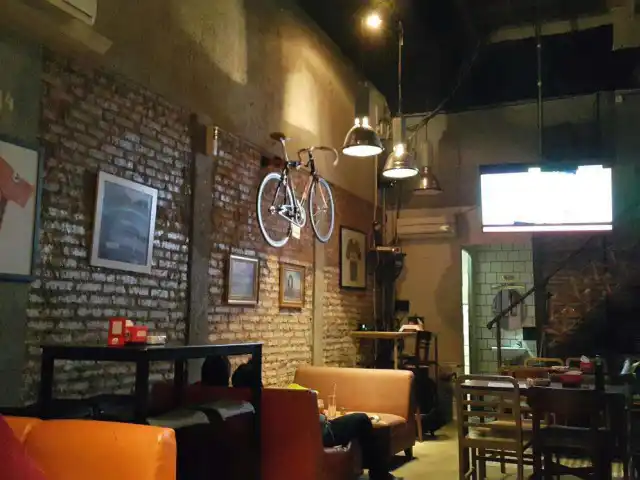 Gambar Makanan Base Bar & Cafe 10