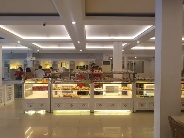 Gambar Makanan Bogor Permai Bakery & Restaurant 3