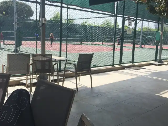 Buyuk Kulup Tenis Cafe'nin yemek ve ambiyans fotoğrafları 4