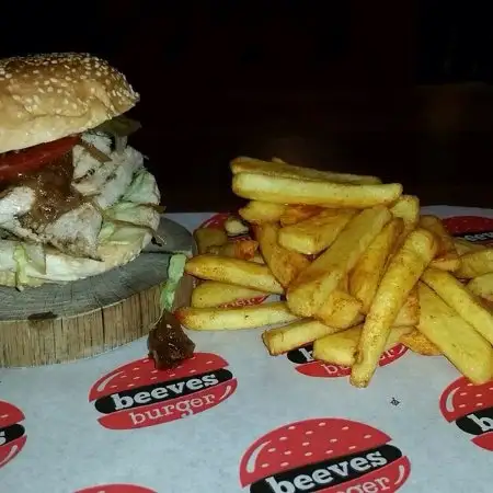 Beeves Burger'nin yemek ve ambiyans fotoğrafları 32