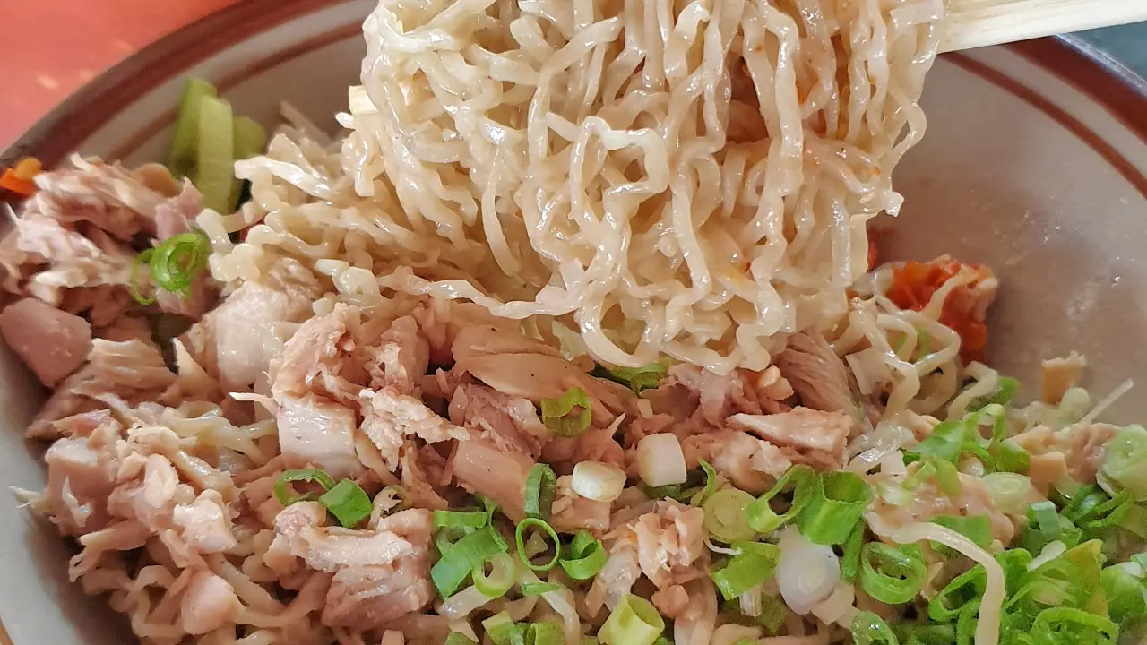 Bakmi Hau Hau