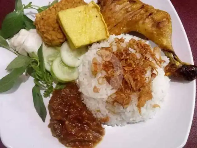 Gambar Makanan Mie Pedas Gemez Dan Ayam Geprek (Spesifik Samba Lado Uwok), Mela 12