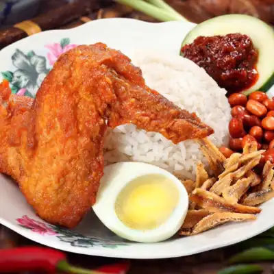 NASI LEMAK RENDANG DAGING HITAM OMAKCHU