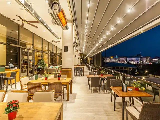 Veranda Bar & Terrace - Hilton İstanbul Bosphorus'nin yemek ve ambiyans fotoğrafları 13