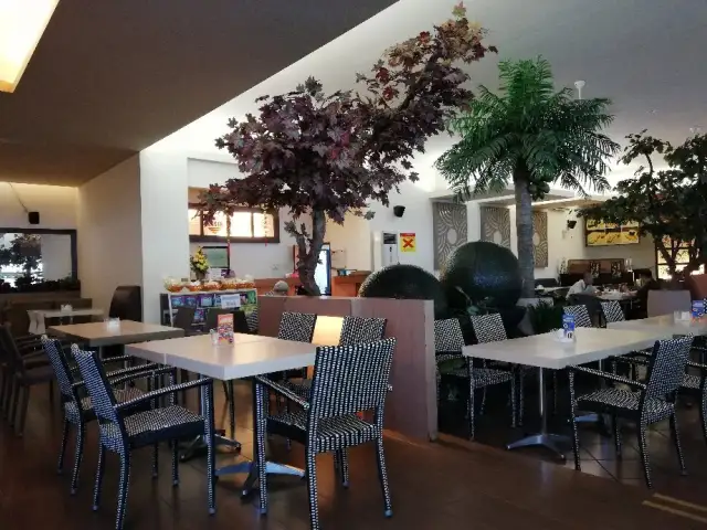 Gambar Makanan Resto Park Cafe 2