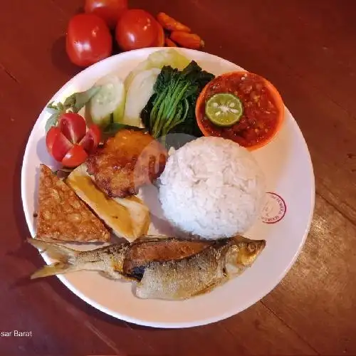 Gambar Makanan Nasi Tempong Penyetan Mbak Nur-Renon, Denpasar Selatan/Denpasar. 7
