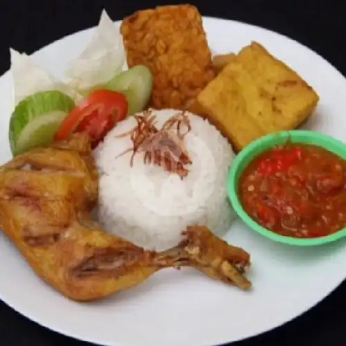 Gambar Makanan Soto Ayam Dan Ayam Goreng Buk Ayu, Batu Nunggal Kelurahan Samoja 3