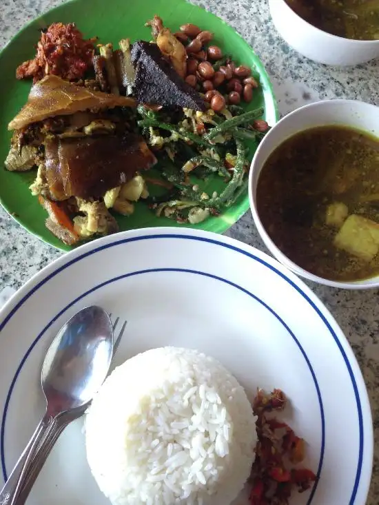 Gambar Makanan Warung Babi Guling Sanur 19