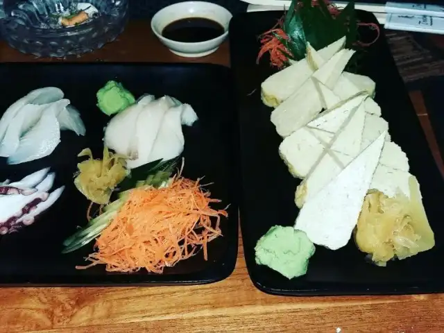 Gambar Makanan Tirai Bambu Japanese Dining & Sushi Bar 10