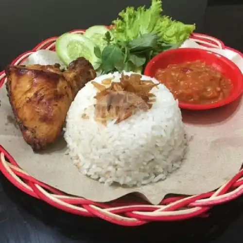 Gambar Makanan Ayam Bakar Dan Goreng Clarrisha, Sriwibowo 4