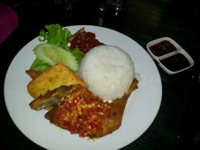 Ayam Bakar Wong Solo Food Photo 1
