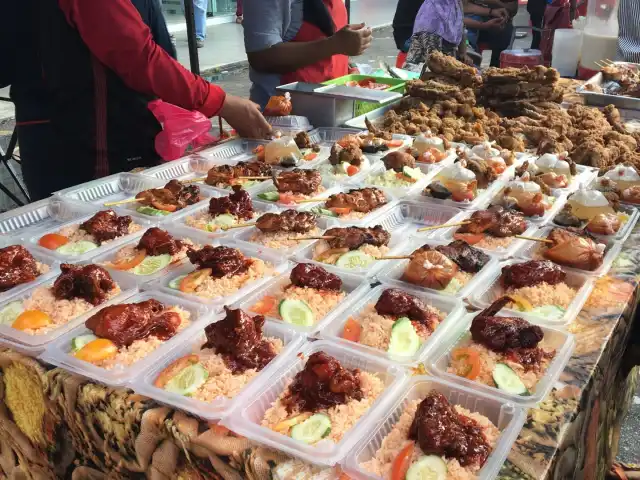Bazaar Ramadhan Simpang 4 Teluk Pulai Food Photo 3