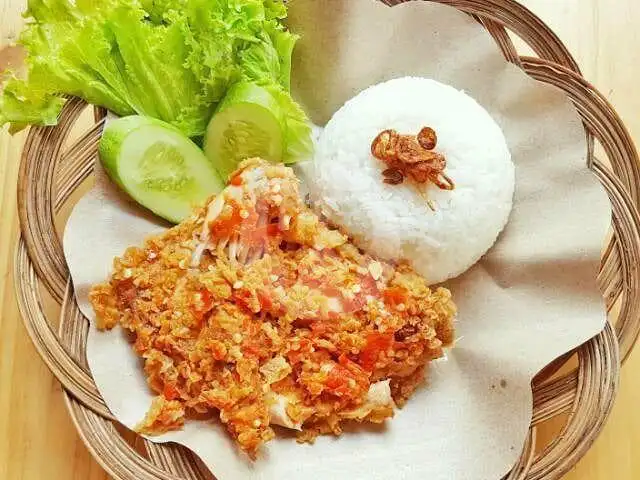 Gambar Makanan Ayam Geprek Amadinah, Banyuwangi Kota 12