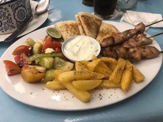 Gambar Makanan Santorini Greek Restaurant 14