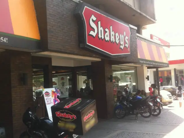 Shakey's Food Photo 10