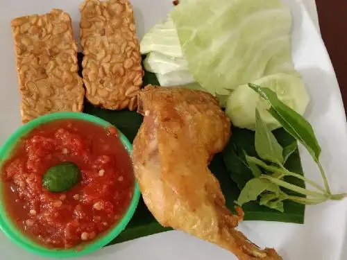 Ayam Geprek Yumi.