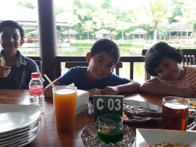 Gambar Makanan Westlake Resto 9