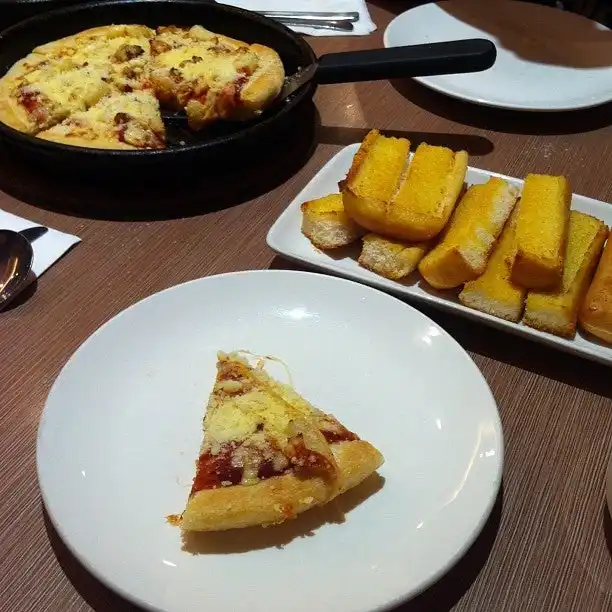 Pizza Hut Food Photo 15