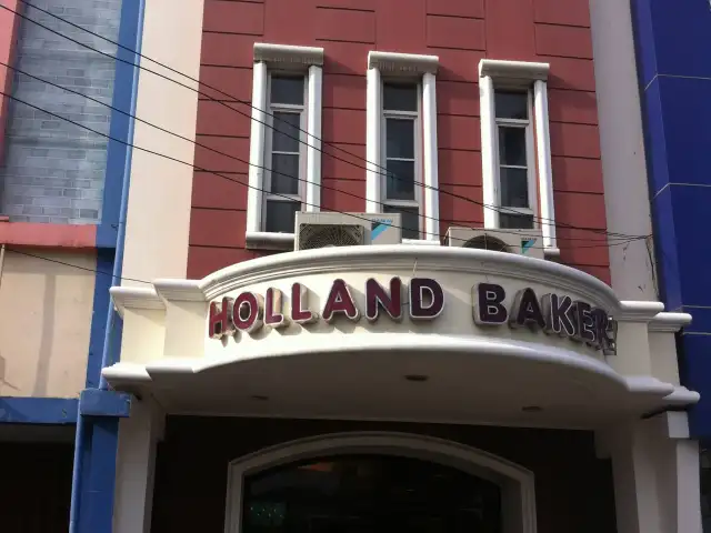 Gambar Makanan Holland Bakery 16