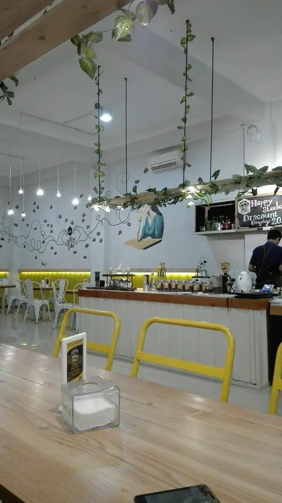 Gambar Makanan Yellow Bike Cafe 6