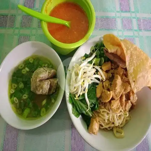 Gambar Makanan Mie Ayam Dan Bakso Brebes Peta Barat, Jl. Peta Barat No.09 RT.03/05 8