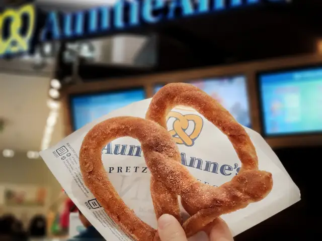 Gambar Makanan Auntie Anne's 11