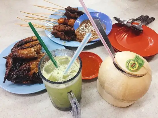 Jalan Alor Malaysian Street Food Kitchen (KLIA) Food Photo 2