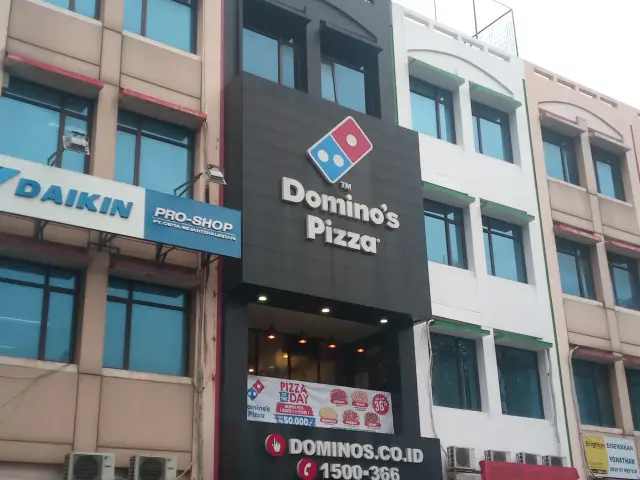 Gambar Makanan Domino's Pizza 4