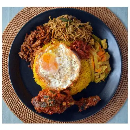 Gambar Makanan Nasi Kuning Gema Rasa BTP, Tamalanrea 16